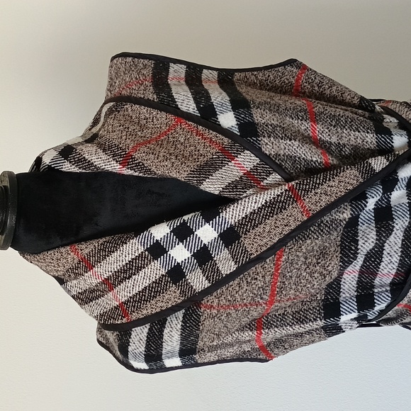 Uno Core Plaid Sleeveless Wrap Vest - Picture 3 of 9